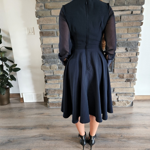 Elegant Evening Dress - Picture 2 of 2